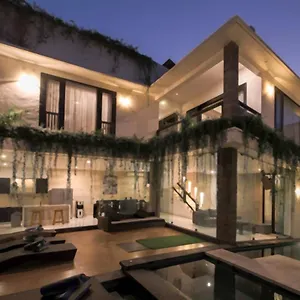 Sky-villa 3- 8 Bedroom Brilliant Location Between To Shopping Villa